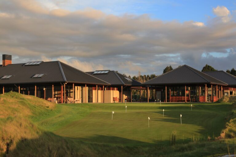 Folio.YVR Friends: Award-winning Windross Farm Golf Course NZ