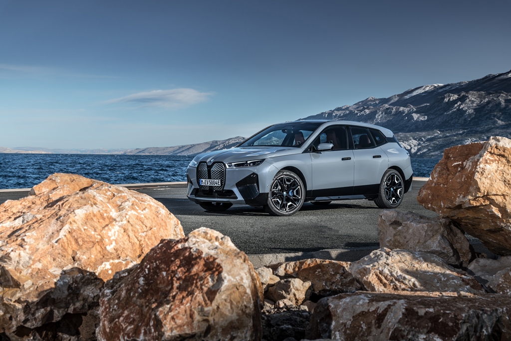 luxury ev's, luxury vehicles, ecoluxury, helen siwak, folioyvr, vancouver, bc, west coast driving