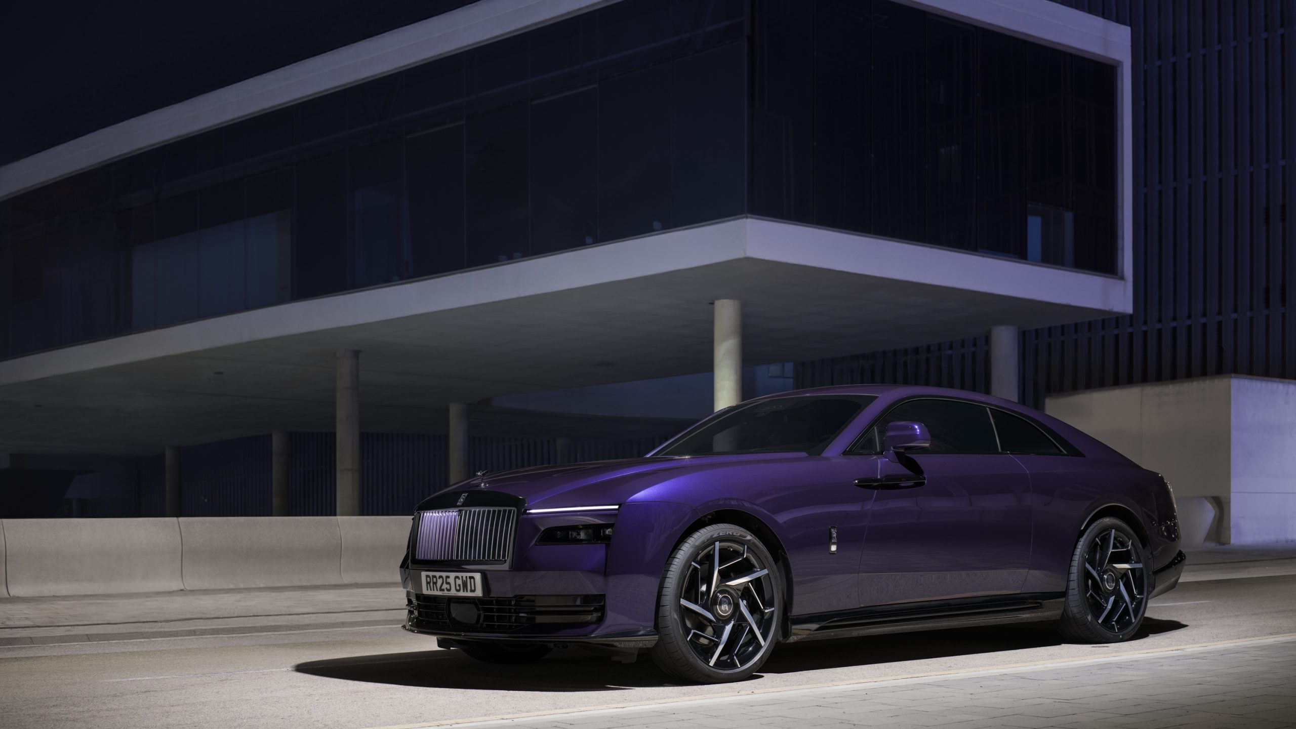 rolls-royce, black badge, spectre, helen siwak, folioyvr, luxury vehicles, luxury lifestyle, ecoluxury, vancouver, bc, yvr