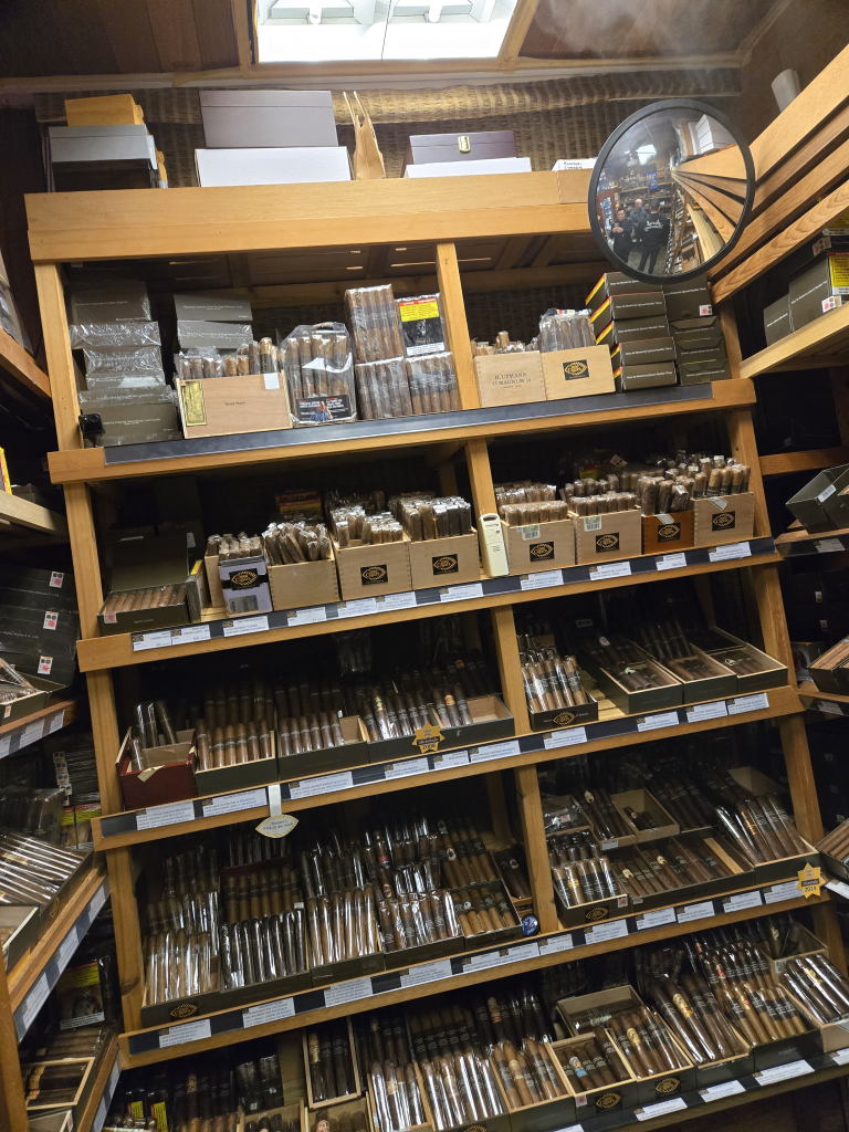 2000 cigars, cuban cigars, gregory pinch, helen siwak, folioyvr, vancouver, luxury lifestyle, ecoluxury, bc