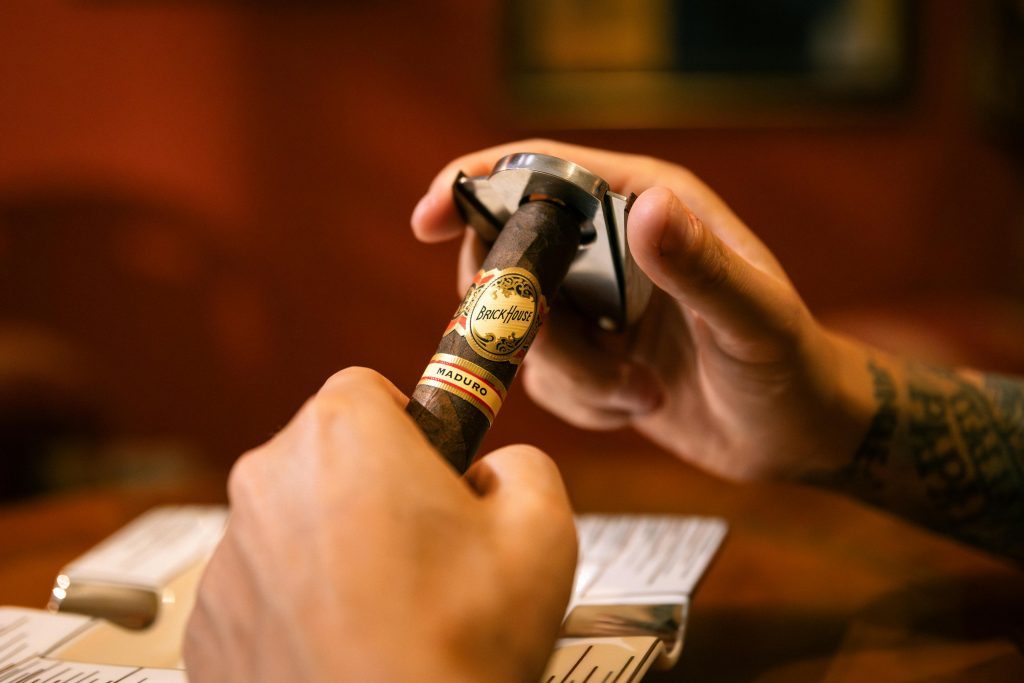 cocktails & cigars, vlad xanthopoulos, cigar life, west coast luxury, helen siwak, folioyvr, bc
