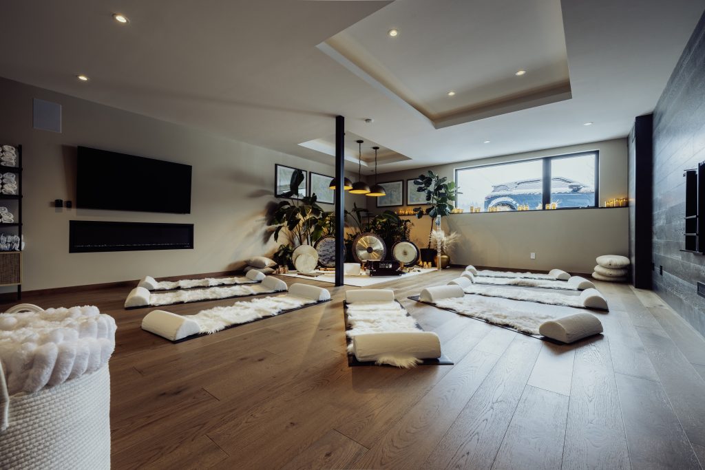 range rover house, land rover, whistler, bc, west coast luxury, helen siwak, folioyvr, vancouver, bc, luxury lifestyle