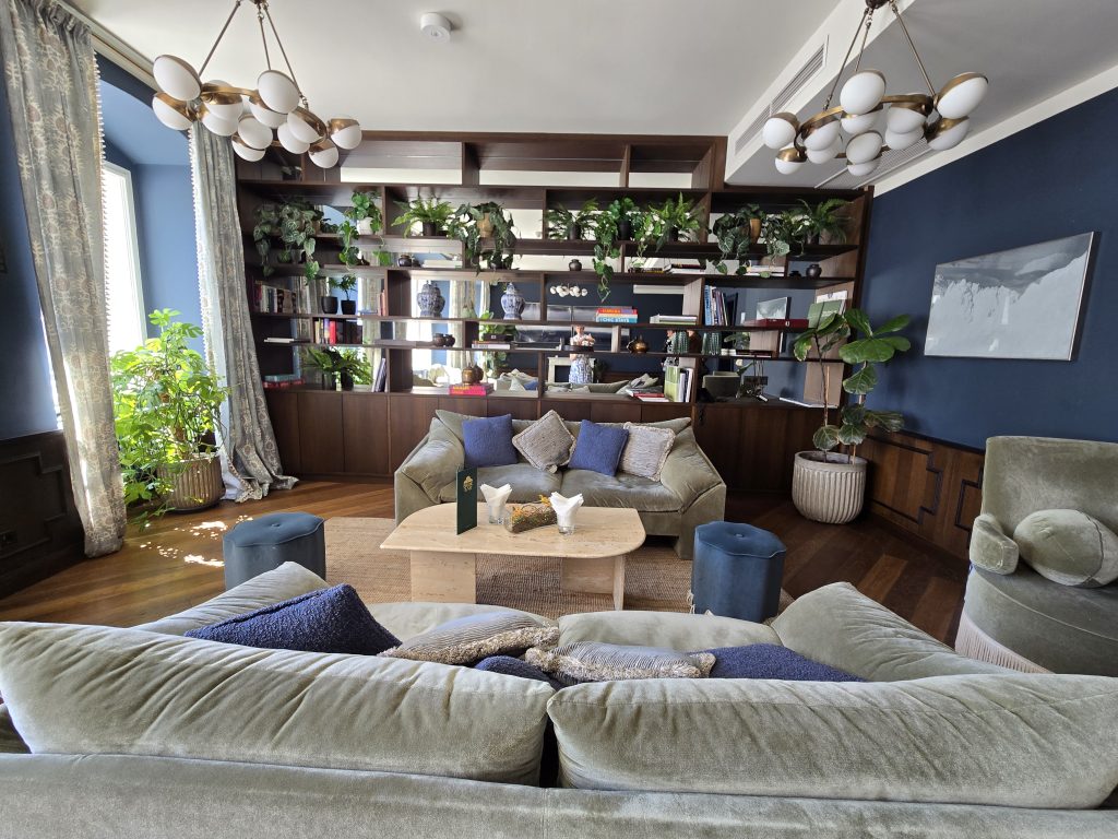 AM HOF 8, VIENNA, MEMBERS CLUB, HELEN SIWAK, FOLIOYVR, WEST COAST LUXURY, VANCOUVER, BC, CANADA, LUXURY LIFESTYLE