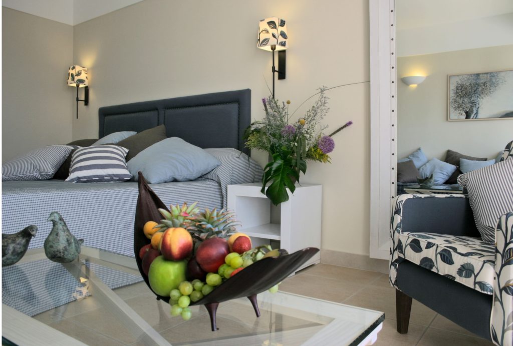 elouda, crete, helen siwak, folioyvr, west coast luxury, global luxury lifestyle, luxury lifestyle awards, vancouver, bc