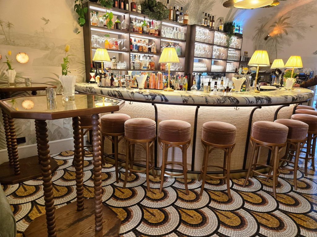 AM HOF 8, VIENNA, MEMBERS CLUB, HELEN SIWAK, FOLIOYVR, WEST COAST LUXURY, VANCOUVER, BC, CANADA, LUXURY LIFESTYLE