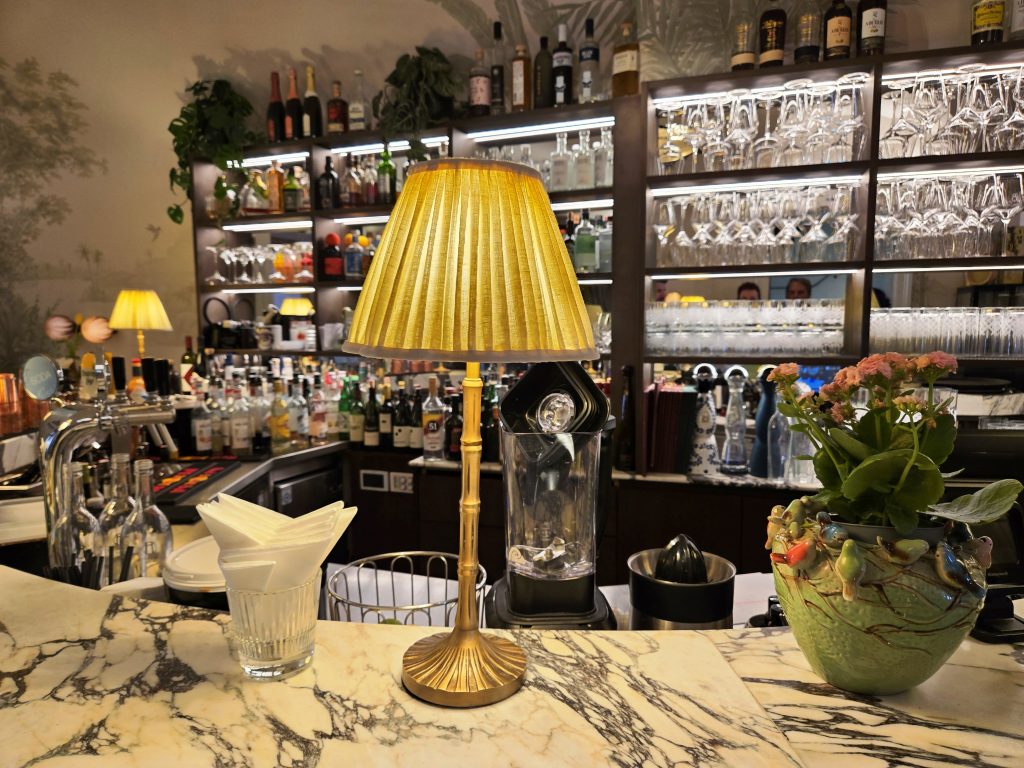 AM HOF 8, VIENNA, MEMBERS CLUB, HELEN SIWAK, FOLIOYVR, WEST COAST LUXURY, VANCOUVER, BC, CANADA, LUXURY LIFESTYLE