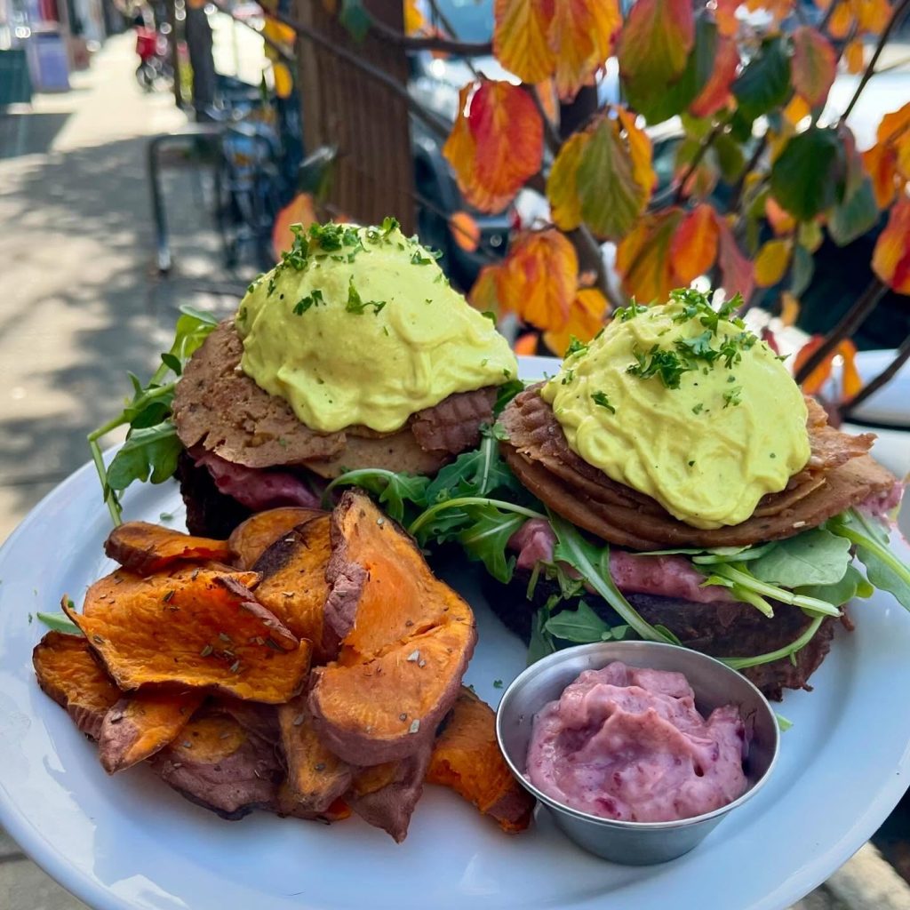 its whats for brunch, folioyvr, helen siwak, vancouver, plantbased dining, vegan dining, yvr