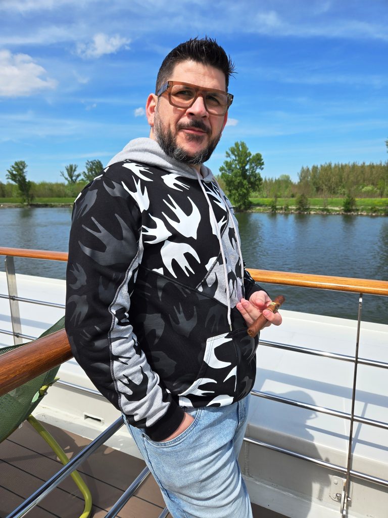 vlad xanthopoulos, vancouver vices, cruising with cigars, mozart, helen siwak, folioyvr