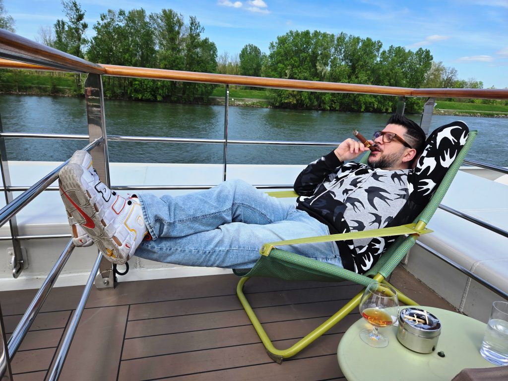 vlad xanthopoulos, vancouver vices, cruising with cigars, mozart, helen siwak, folioyvr