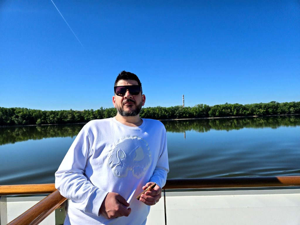 vlad xanthopoulos, vancouver vices, cruising with cigars, mozart, helen siwak, folioyvr