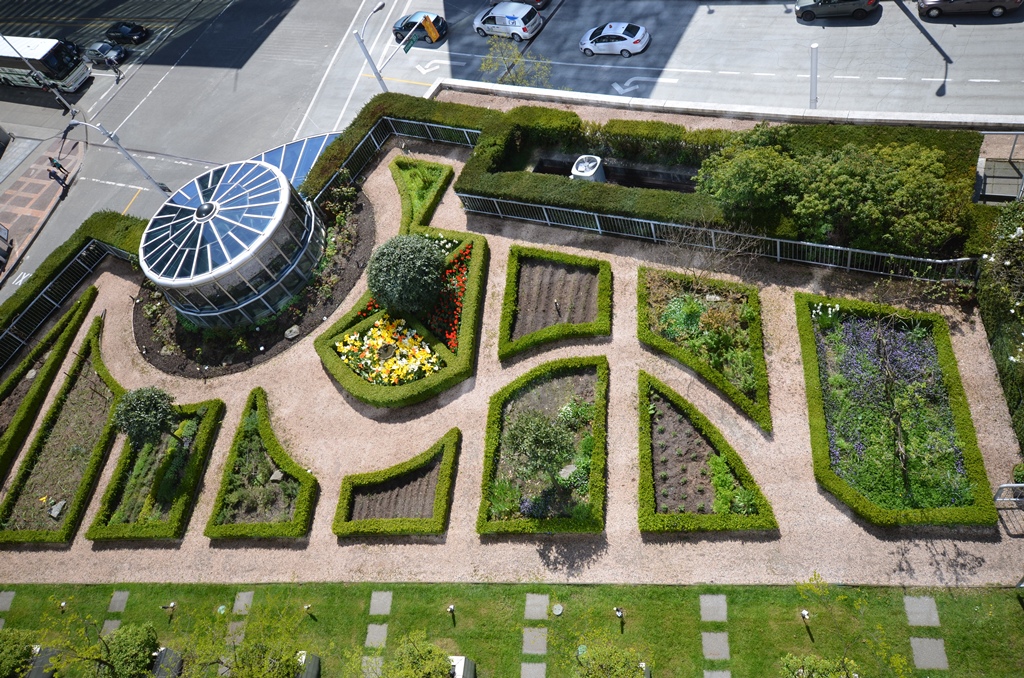 FAIRMONT WATERFRONT, APIARY, HELEN SIWAK, FOLIOYVR, VANCOUVER, BC, YVR, LUXURY HOTEL