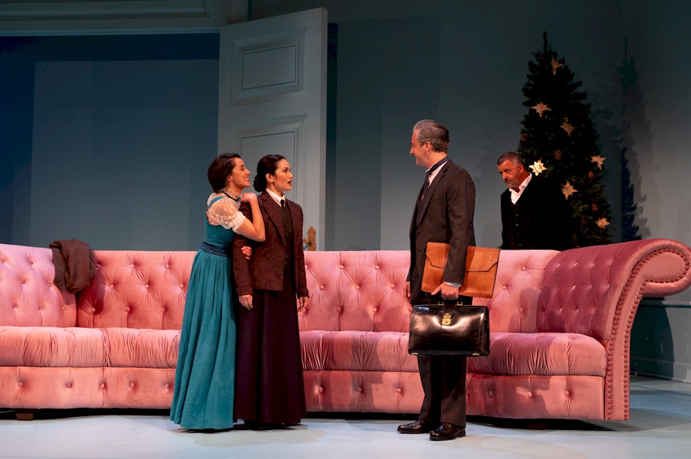 a dolls house, vancouver theatre, folioyvr, helen siwak, stanley theatre, vancouver, bc, yvr, west coast luxury