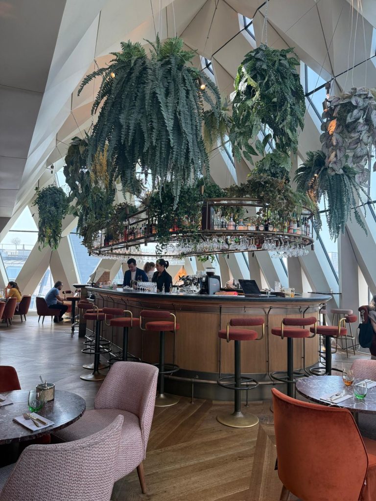 hotel motto, jan van vianen, folioyvr, west coast luxury, luxury lifestyle magazine, vancouver, yvr, bc