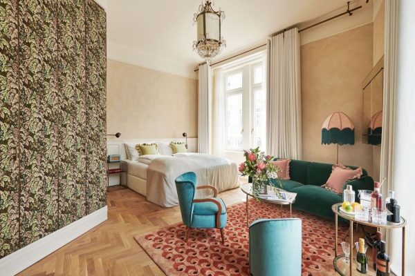 hotel motto, jan van vianen, folioyvr, west coast luxury, luxury lifestyle magazine, vancouver, yvr, bc