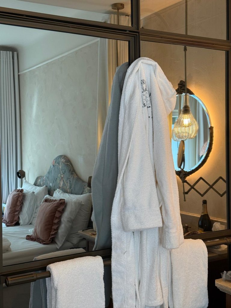 hotel motto, jan van vianen, folioyvr, west coast luxury, luxury lifestyle magazine, vancouver, yvr, bc