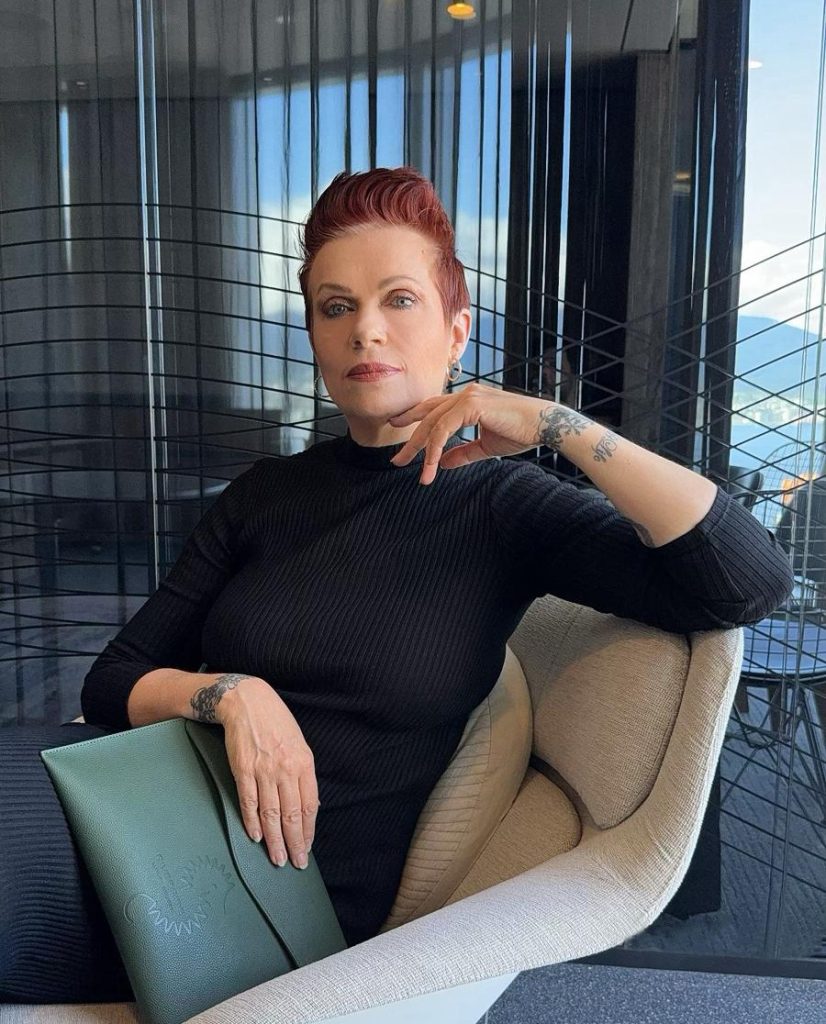 HELEN SIWAK, FOLIOYVR, EDITOR IN CHIEF, PUBLISHER, MAGAZINE, LUXURY LIFESTYLE, VANCOUVER, BC