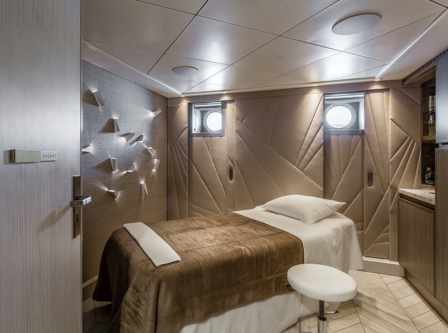 riverside luxury cruises, the debussy, helen siwak, folioyvr, west coast ecoluxlury, luxury lifestyle, vancouver, bc, yvr, travel and adventure, river cruising