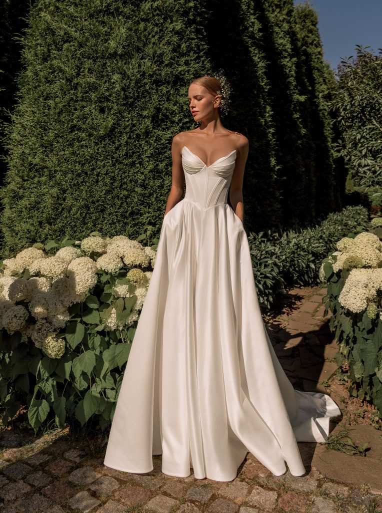 ethereal bridal, elena kawa, helen siwak, folioyvr, vancouver, bc, yvr, west coast luxury, west coast ecoluxury, luxury bridal, luxury lifestyle