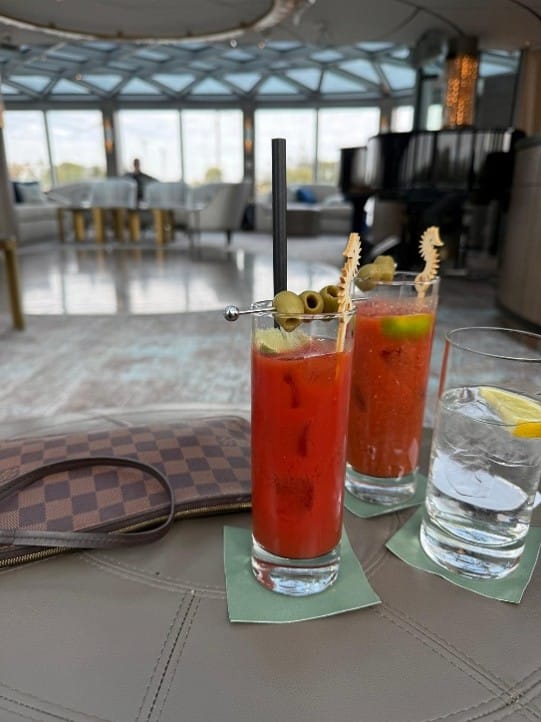 the debussy, riverside luxury cruises, jade massie, helen siwak, netherland, travel, luxury lifestyle, cocktails