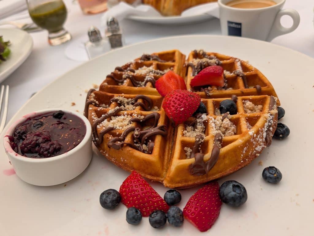 dockside restaurant, granville island hotel, helen siwak, folioyvr, its whats for brunch, vancouver, bc, yvr, elevated lifestyle, west coast luxury, luxury lifestyle vancouver